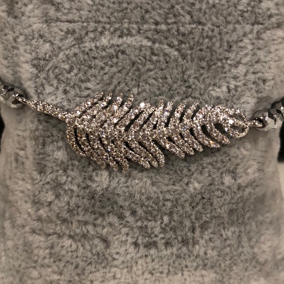 Beaded leaf stretch bracelet - Picture 3 of 3